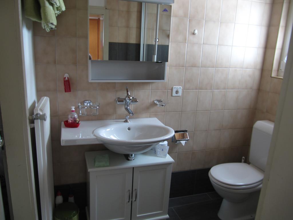 ダヴォス・プラッツPension Hof Zur Stilliアパートメント 部屋 写真